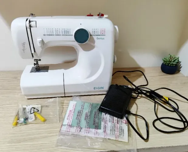 Vendo Máquina de Costura 