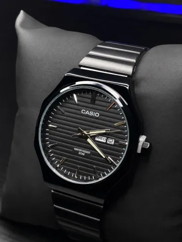 Casio 4393 - All black