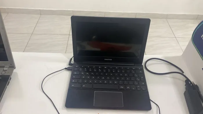 Chrome Book So funciona no carregador