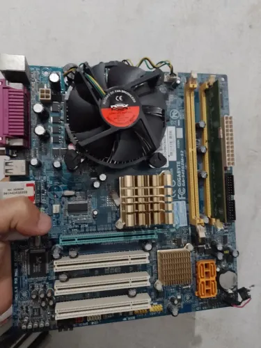 Placa mãe core 2duo e 4500 1.80 GHz ok