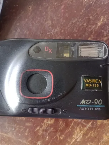 Camara Yashica MD - 135 MD - 90 filme 35mm compacta dos anos 90 Relíquia da era analo