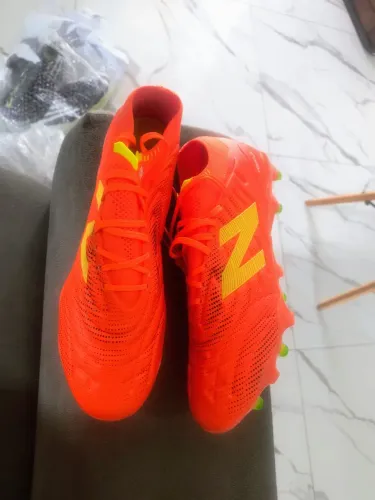 Chuteira New balance 42