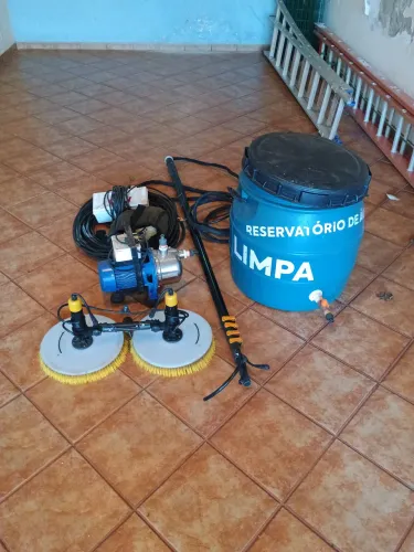 Kit completo para limpeza solar