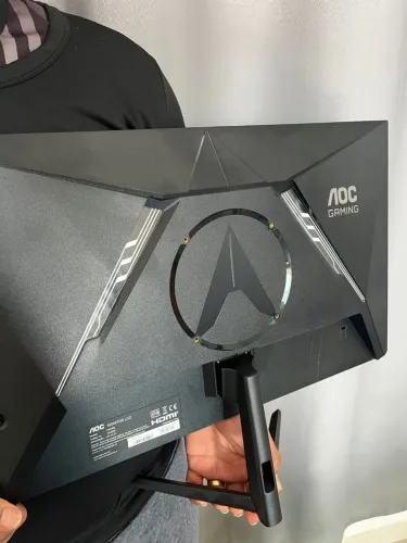 Vendo monitor 24 polegadas AOC Gamer 1 ms comprado em outubro de 2025