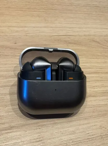 Samsung Galaxy Buds 3 Pro - Prata (usado)