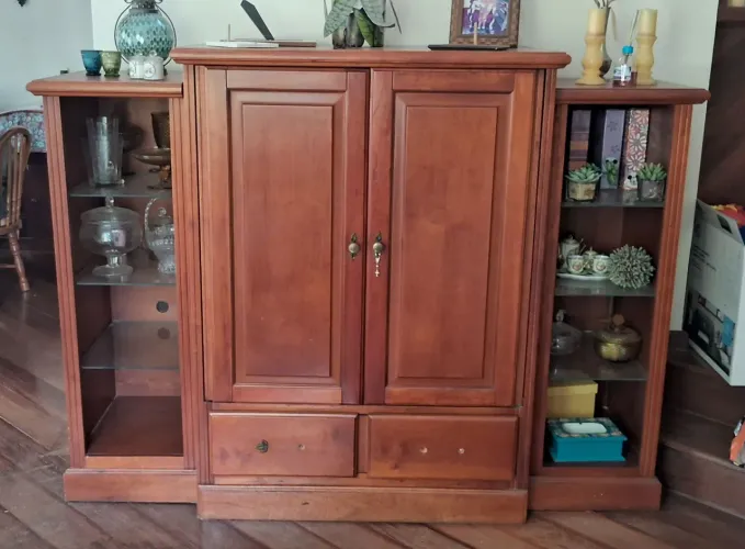 Rack de TV com estante