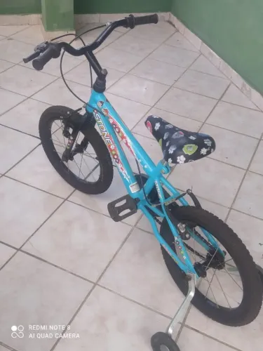 Bicicleta infantil R$ 400,00
