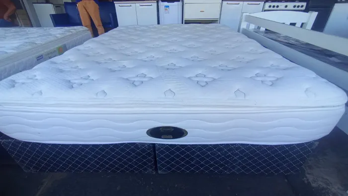 Cama box Queen size Colchão Simons molas ensacandas bambú
