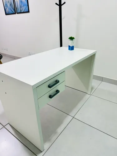 Mesa para sala de atendimentos 