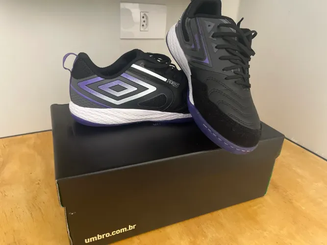 Vendo umbro pro 5 bump, tamanho 41,usada apenas 1 vez