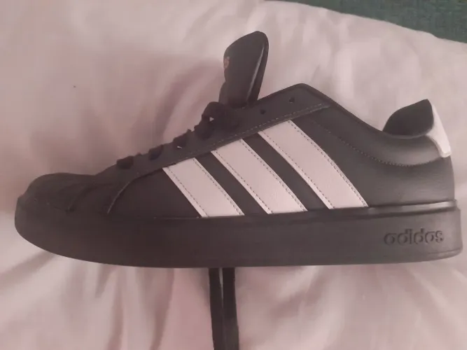 Tenis adidas original  