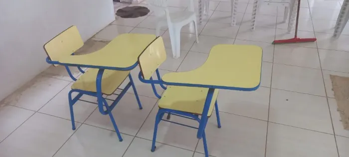 55 CARTEIRAS  ESCOLARES
