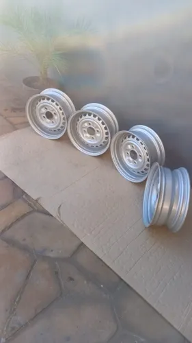 Rodas de fusca 4 furos em CANOAS/RS