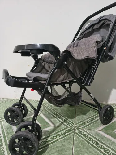 Carrinho de Bebê Retrátil
