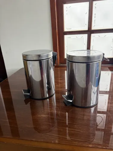 Duas lixeiras inox 3l