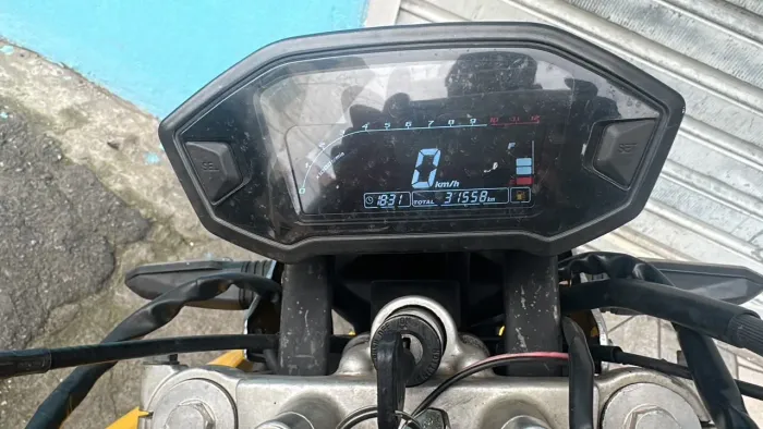 Vende-se Twister 250cc ano 2008 revisão em dia e 