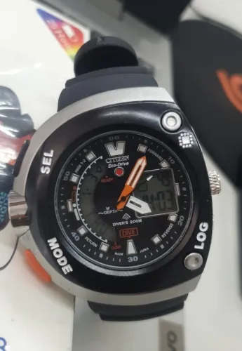 Relógio Meia Lua Citizen<br>Citizen (1a linha)<br>Novo, zero, sem uso