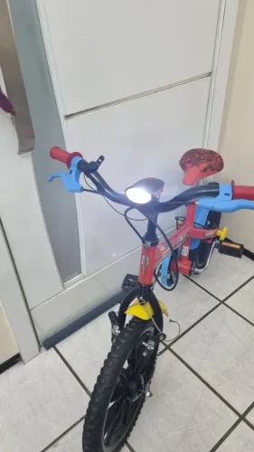 BICICLETA CALOI  HOT  WHELLS  - 290 REAIS