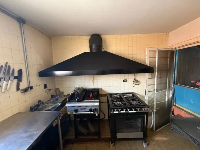 Vende-se Restaurante completo