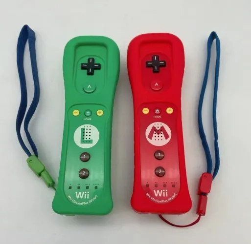Par de Controles Originais Nintendo Wii /WiiU Edição Especial Mario e Luigi estado de zero