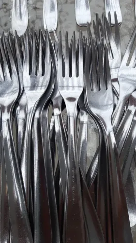 Conjuntos de garfos e facas ideal para restaurante aBrinox e Backer ixox