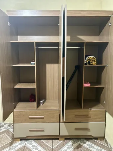 Guarda roupa semi novo