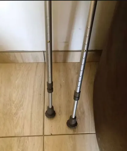 Par de Muletas Mercur