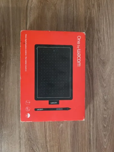 Mesa Digitalizora - One by Wacom CTL472