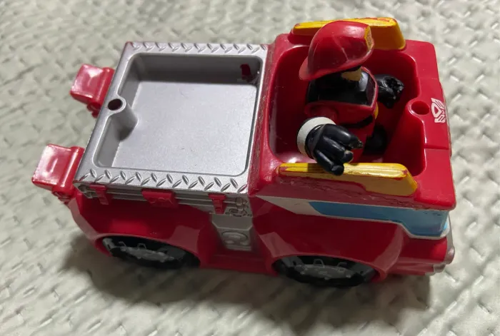 Carrinho transform original com bombeiro( brinquedo )