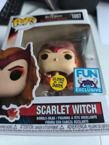 Funko Pop ! Scarlett witch do filme Doctor Strange ( Brilha no Escuro). Selo exclusivo Fun