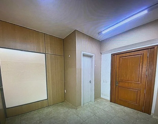 Sala Comercial com 40m², à venda no Bairro Higienópolis em Porto Alegre RS