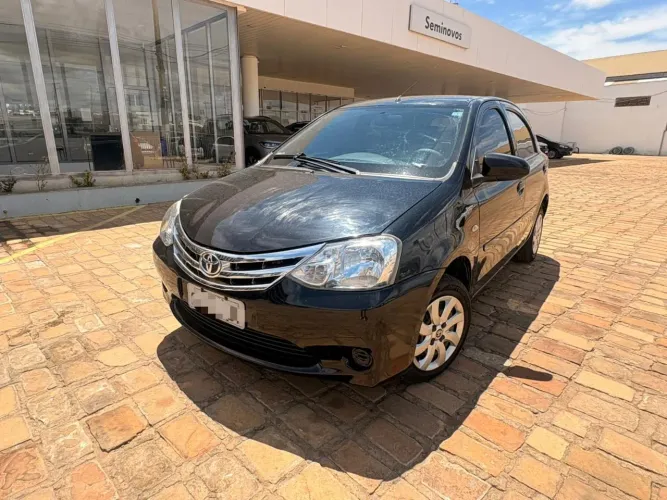 Toyota Etios 1.3 Flex 16V 5P Mec. 2015
