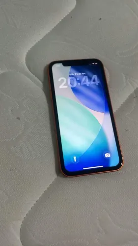 Troco iPhone 11 traseira do 17 pro 