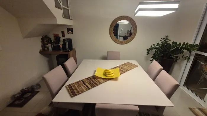 Mesa de Jantar 6 cadeiras Novinha
