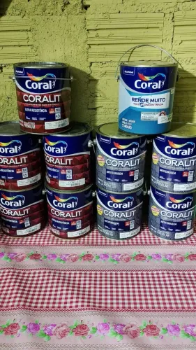 Vende se 10 latas de tinta lacrada interessados chamar no WhatsApp * 
