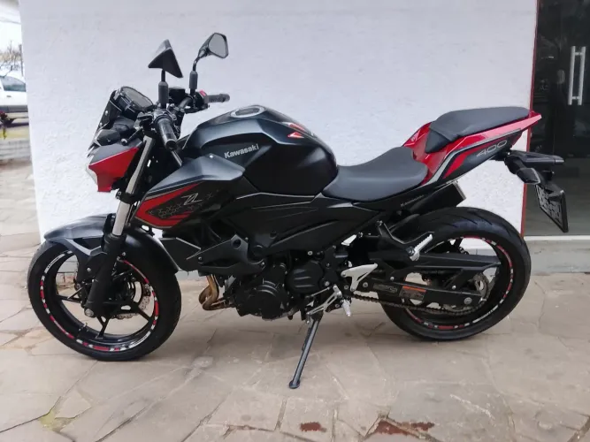 KAWASAKI Z400 19.000KM LINDA AC TROCAS