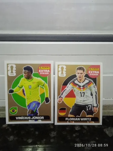 Figurinha do Vinicius Junior e florian Wurtz dourada 