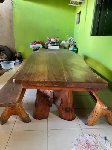 Mesa de madeira rústica
