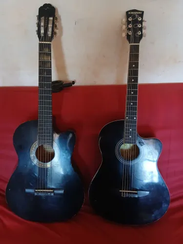 Violão 500 cada um, os dois por 1000