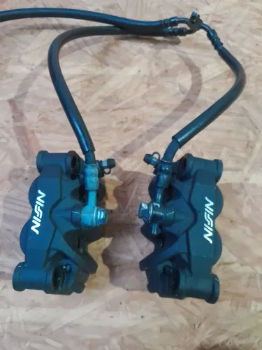 Pinças de freio dianteiras CRF 1100 africa twin