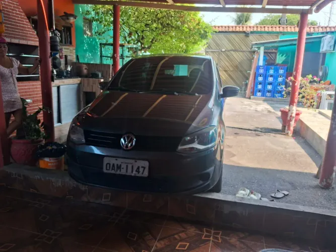Volkswagen Fox 1.0 MI Total Flex 8V 5P 2013