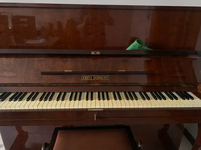 Piano Fritz Dobbert