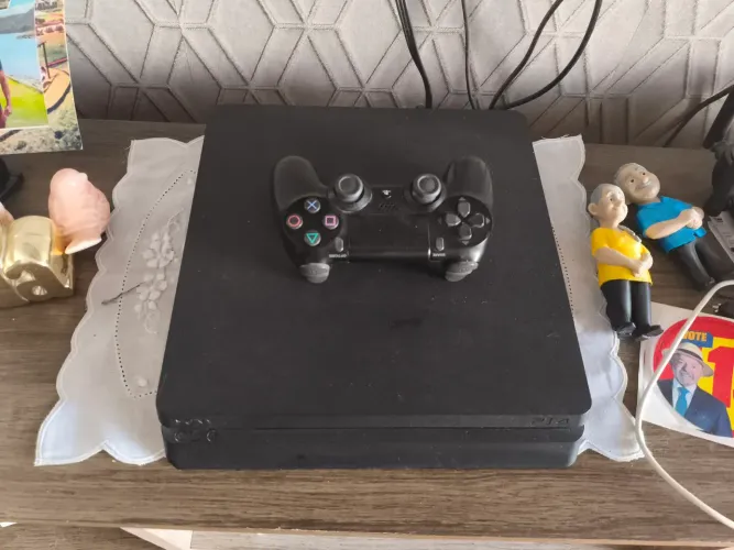 Ps4 slim 1tb
