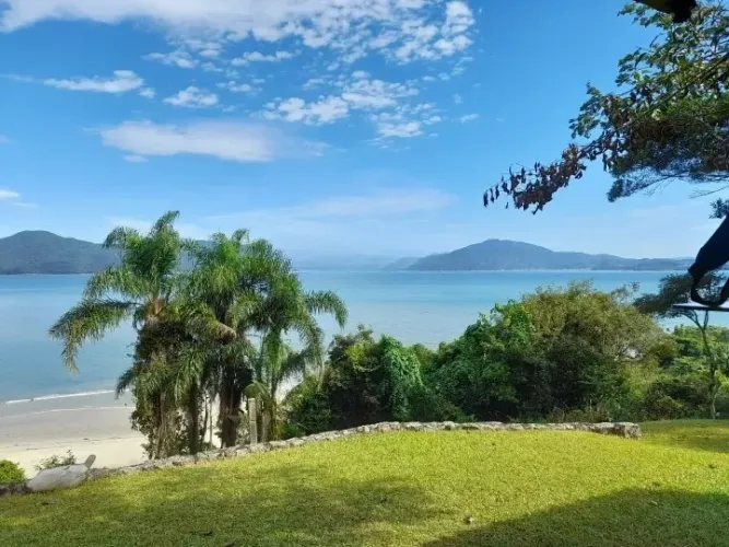 Terreno com vista paradisíaca à venda em Jurerê