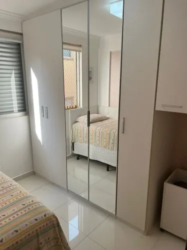 Guarda roupa com 7 portas