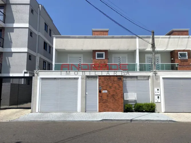 Sobrado semimobiliado com 3 quartos e 122m² para locação no Jardim Atuba, em Pinhais/PR -
