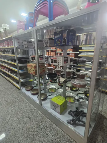 Vitrine Expositora de Vidro para Calçados, Bolsas e Acessórios