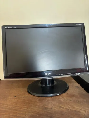 Monitor LG Flatron W1943T - 19 - usado/funciona