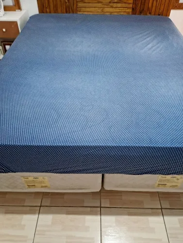 Vendo conjunto box ( cama + base completa )