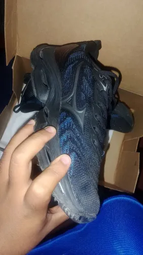 Mizuno Wave stratos